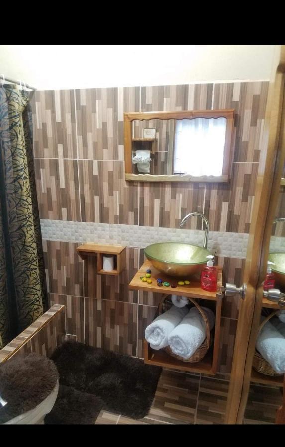 Mesmerize Guest House 安东尼奥港 外观 照片