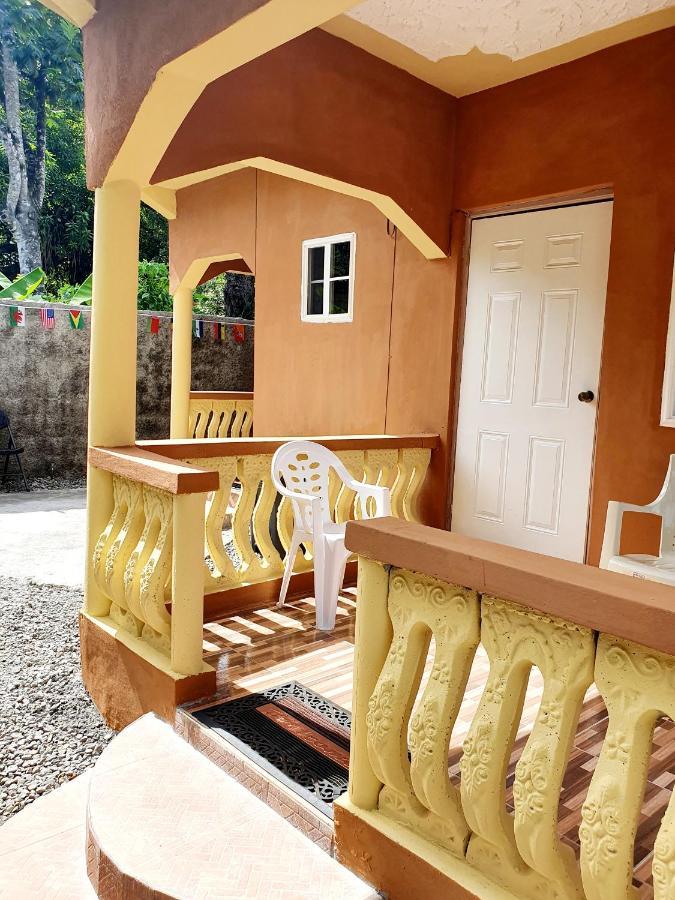 Mesmerize Guest House 安东尼奥港 外观 照片