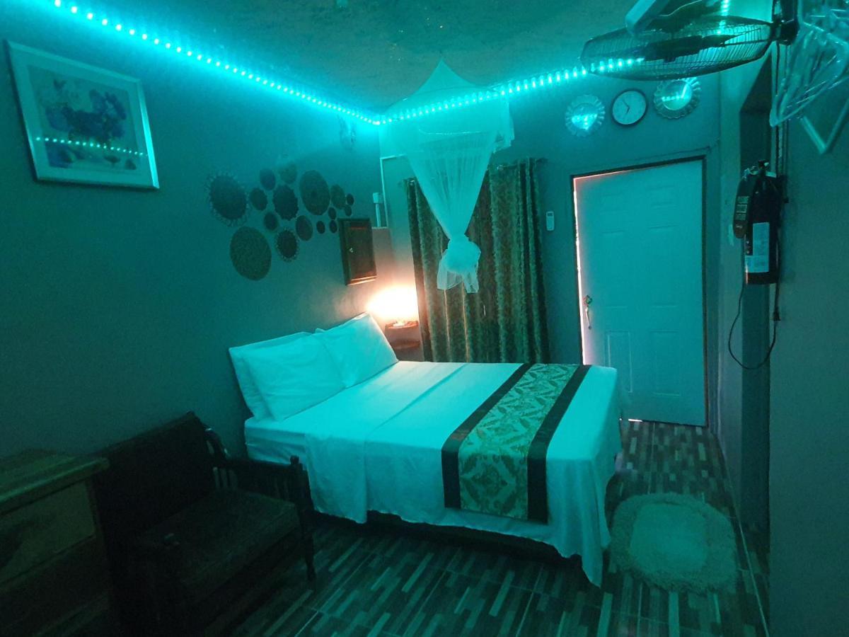 Mesmerize Guest House 安东尼奥港 外观 照片